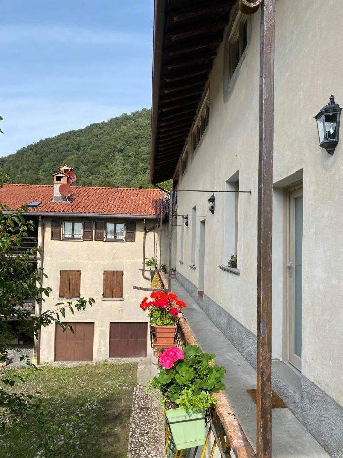Canzo B&B La Corte Del Segrino מראה חיצוני תמונה